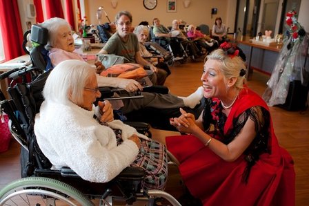 Optreden Diva Dichtbij &#039;Zingen van mens tot mens&#039; 