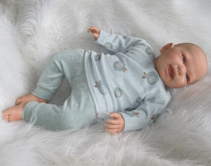 Pop - Babypop - jongen met luier - nieuwe outfit