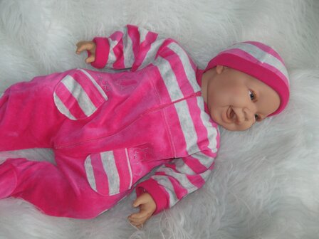Pop - Babypop - meisje met lieve lach
