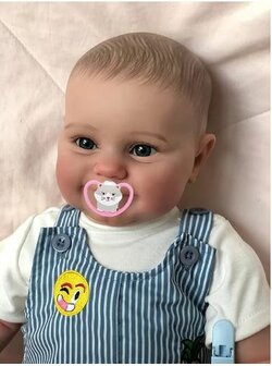 Pop - Reborn Babypop - Jongen Lacht met pet