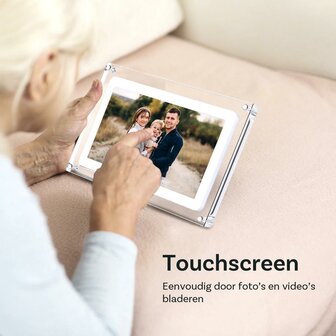 Digitale fotolijst met touchscreen en WiFi - Foto&rsquo;s &amp; video&rsquo;s delen op afstand