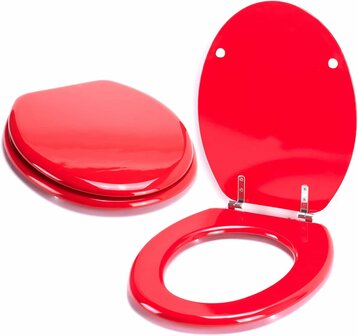 Rode toiletbril voor goede zichtbaarheid voor oudere mensen