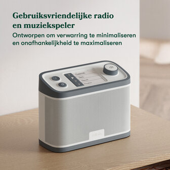 Relish Radio op tafel, gebruiksvriendelijke muziekspeler die verwarring bij dementie vermindert en zelfstandigheid ondersteunt.