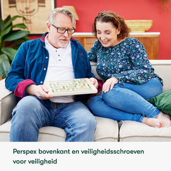 Knikkerdoolhof voor dementiezorg met opvallend kleurcontrast &ndash; duurzaam, licht en eenvoudig schoon te maken.