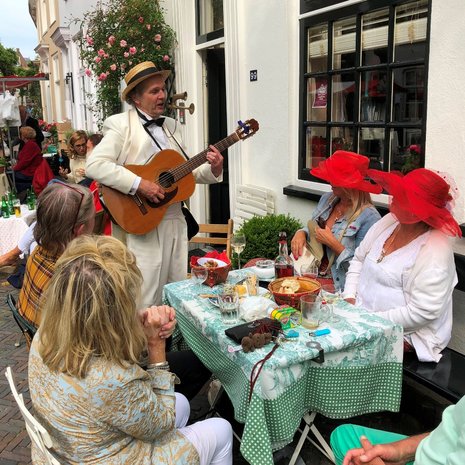 De troubadour. Muziekoptredens op locatie.