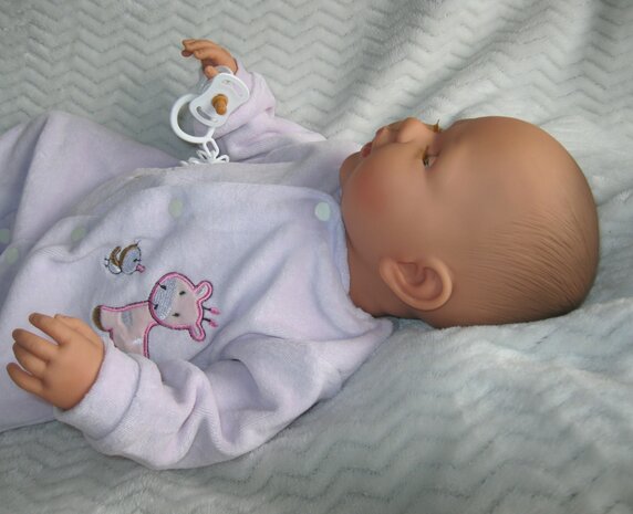 Pop - Babypop - meisje met slaapogen en speen detail
