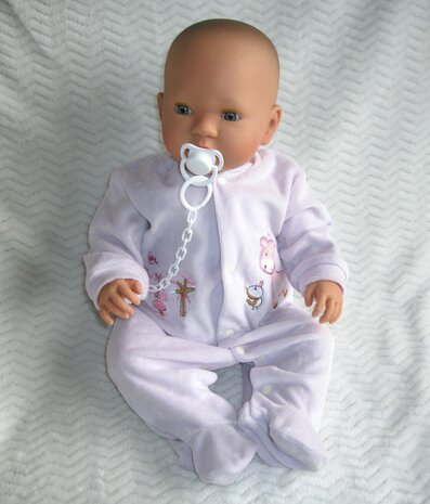 Pop - Babypop - meisje met slaapogen en speen en pakje aan
