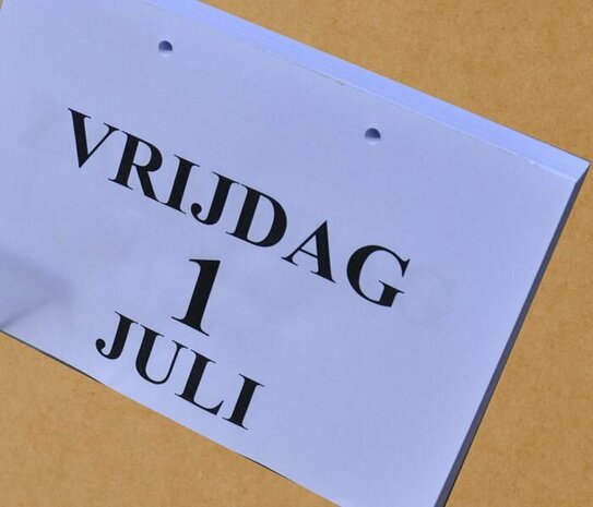 Groot-letter A5 dagscheurkalender - 2025