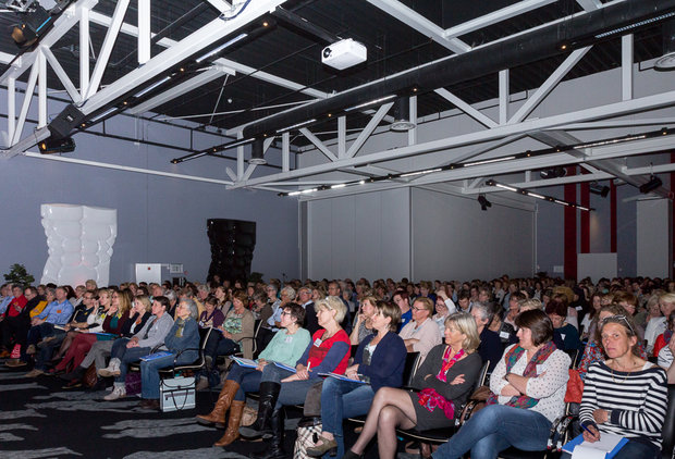 Lezing 'De wondere wereld van dementie' over de inzichten van dr. Anneke van der Plaats. Door Jos Slutter - Omgev