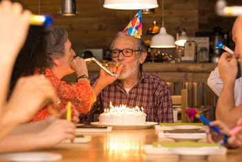 Ver-jaar-dag ... Ver-jaar-dag ...