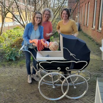 Positief effect van poppentherapie bij Overspaarne  Positief effect van poppentherapie bij Overspaarne