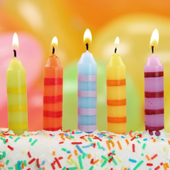 Wie jarig is trakteert! Wie jarig is trakteert!